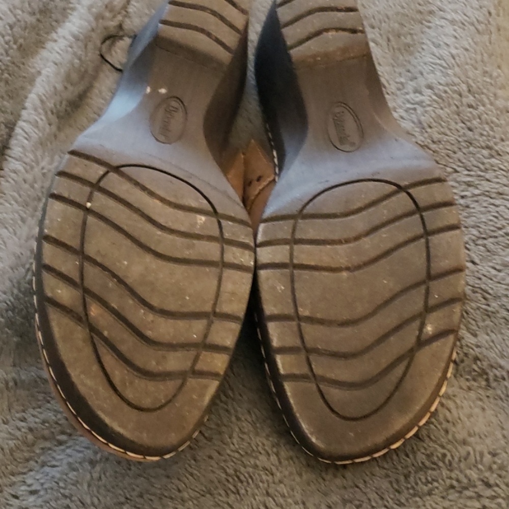 Ladies Clogs - Picture 1 of 2
